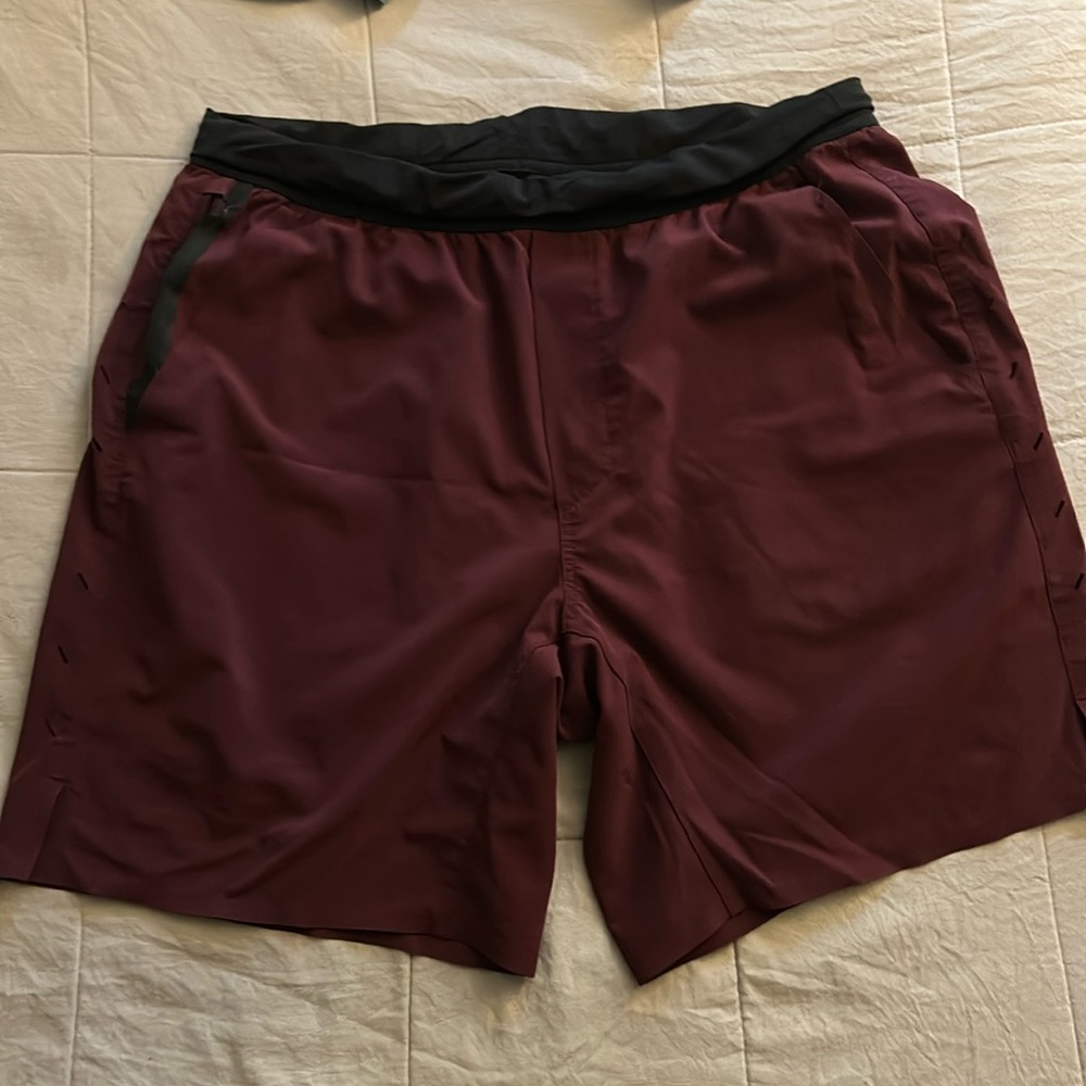 Men’s Ten Thousand Shorts, Size M, Maroon